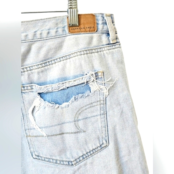 American Eagle Light Wash Blue Denim Distressed Jean Shorts Summer Size 16 - Picture 8 of 12